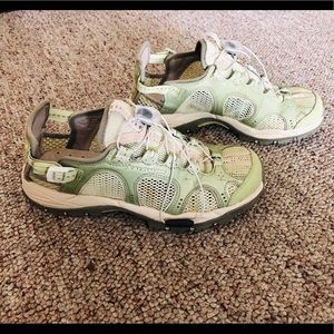 Salomon women’s size 7.5 sandals